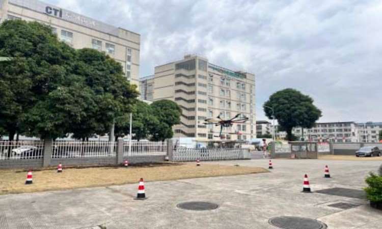 小型多旋翼视距内驾驶员