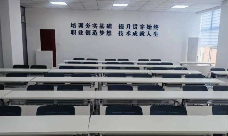 济南鉴玺职业培训学校