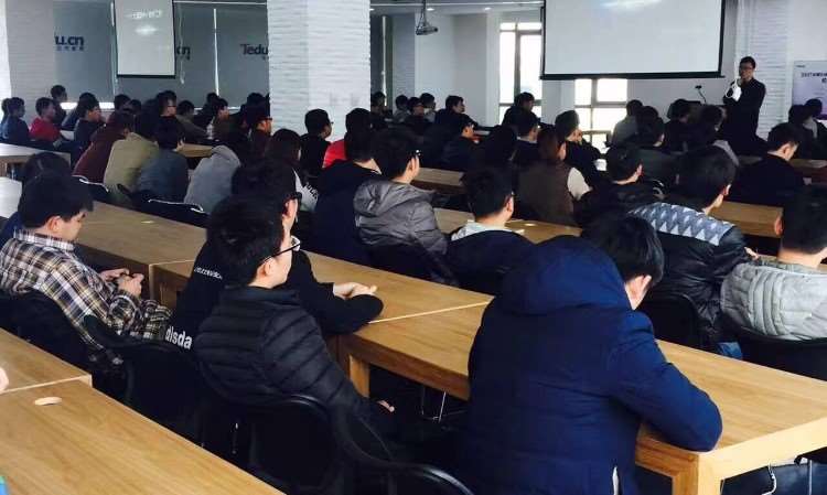 学员上课
