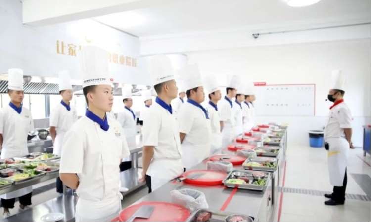 中餐学子上课