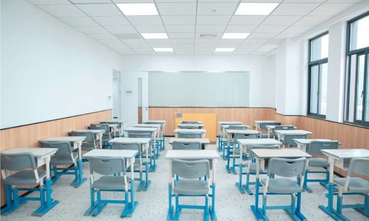 富春校区环境图