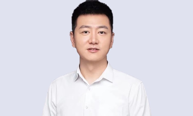 政治：吴银亭