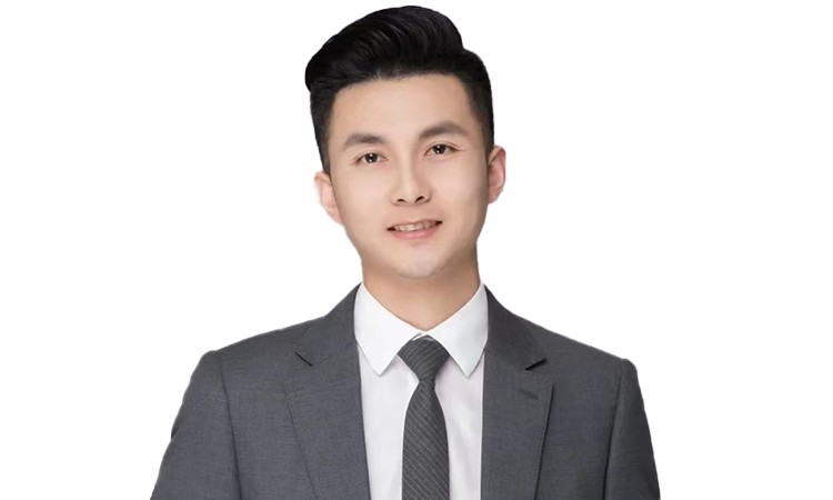 管综：童博闻
