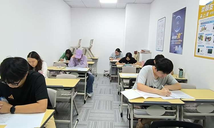 学生模考