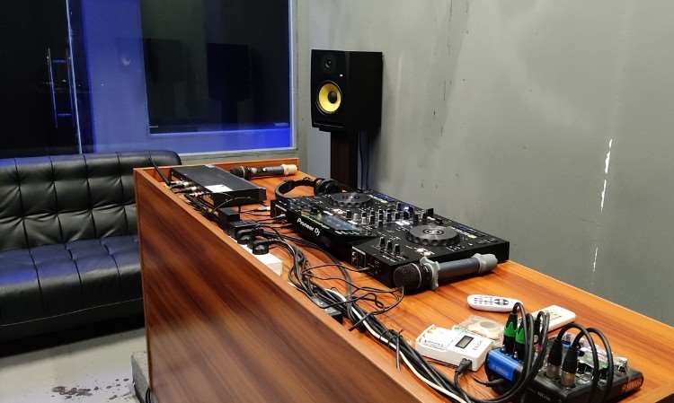 DJ机房（教室）设备图片