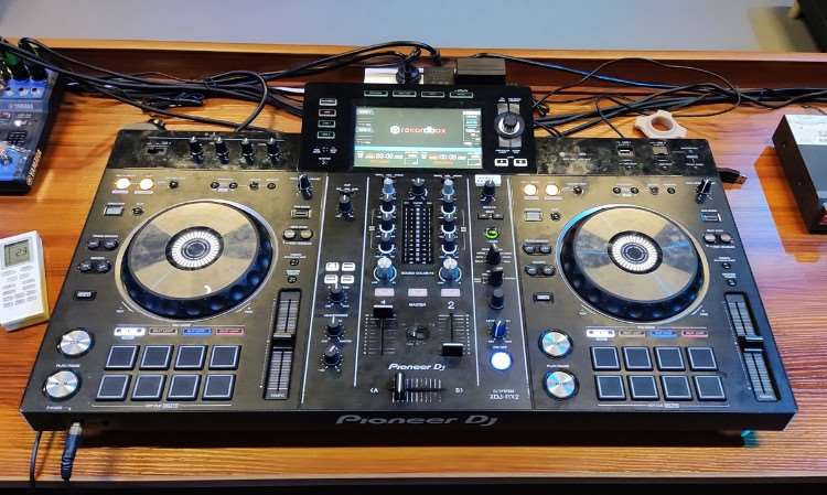 DJ机房（教室）设备图片