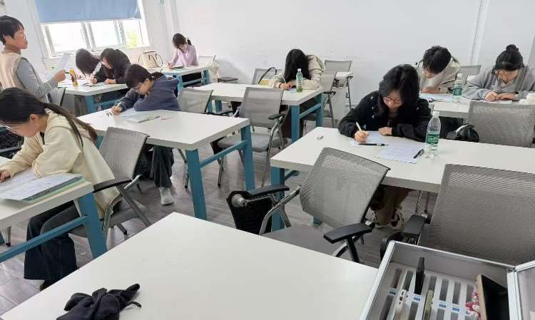 校考英语基础班
