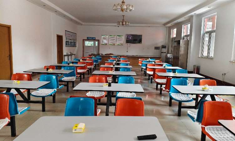 学校餐厅