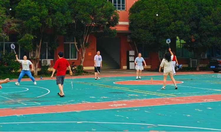 吃住学一体上课基地