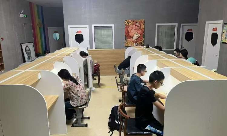 托管教室