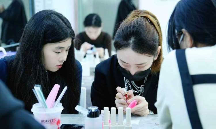 美甲师业余课程