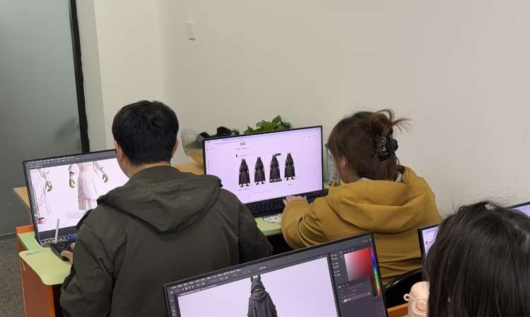 AIGC短视频学生上课