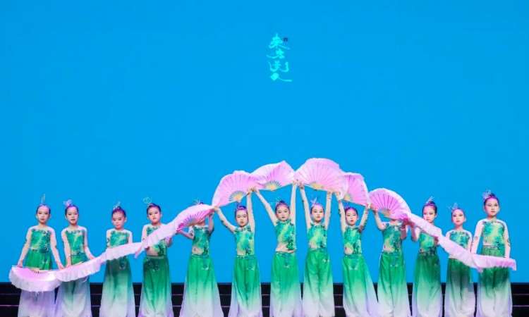 【东方美人】 木兰艺 13 周年艺术盛典专场汇演