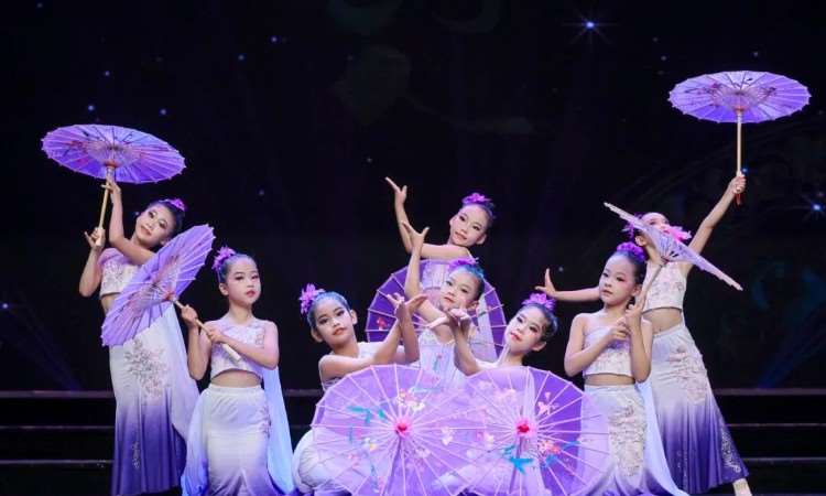 【东方美人】 木兰艺 13 周年艺术盛典专场汇演