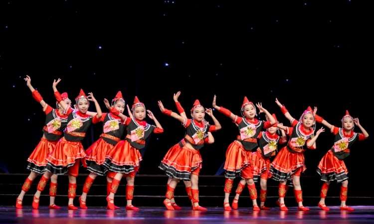 【东方美人】 木兰艺 13 周年艺术盛典专场汇演