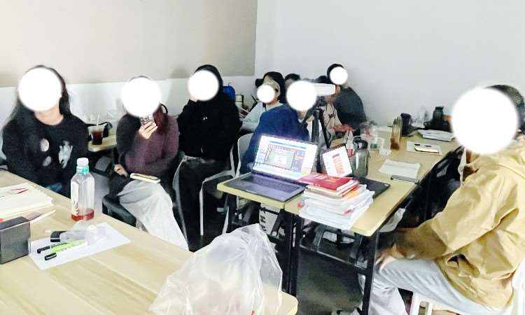 学硕上课照片