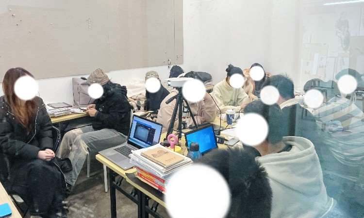 学硕上课照片