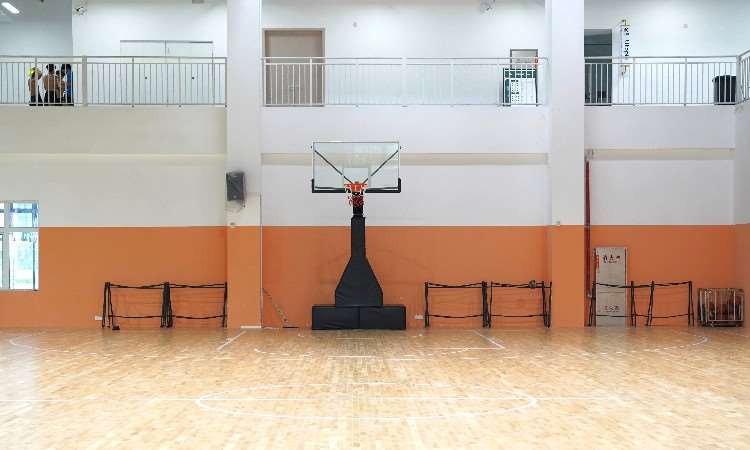 室内篮球场