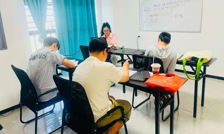 越南语中级班