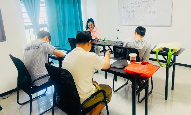 越南语中级班
