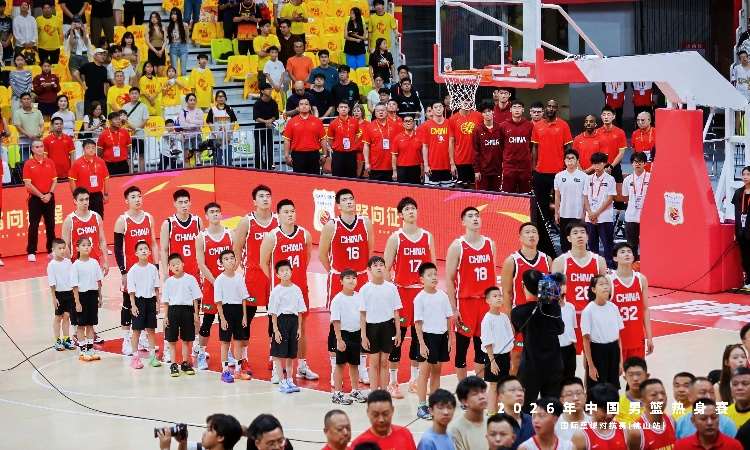 26.8.17球童牵手中国男篮